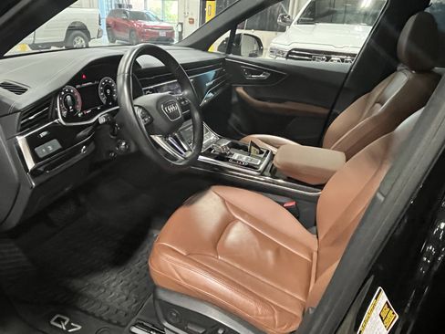 Used 2023 Audi Q7 3.0T Premium w/ Convenience Package AWD/4WD image 9
