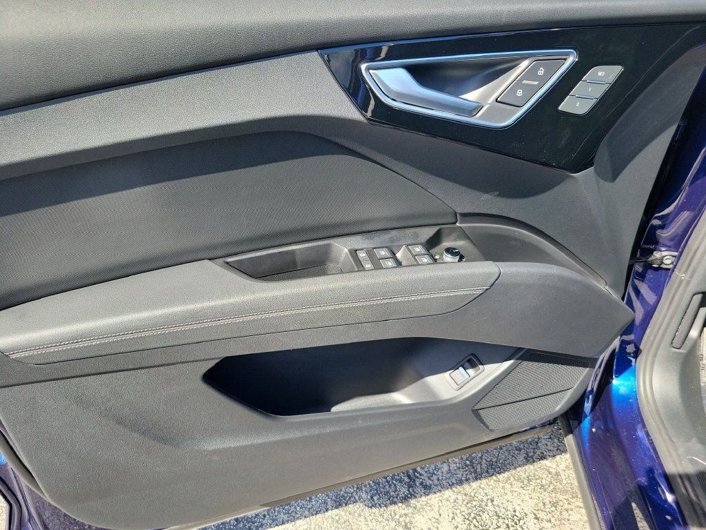 Used 2023 Audi Q4 e-tron Premium Plus w/ Premium Plus RWD image 21