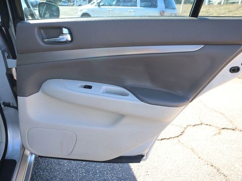 Used 2011 INFINITI G25 Journey w/ Moonroof Pkg image 17