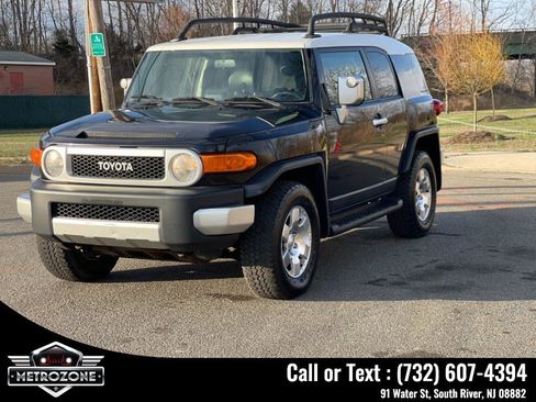 Used 2007 Toyota FJ Cruiser 4WD image 1