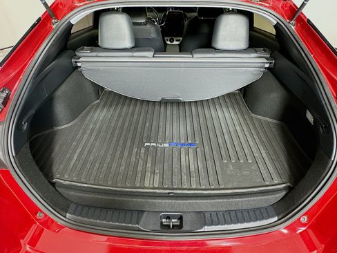 Used 2017 Toyota Prius Prime Advanced FWD image 28