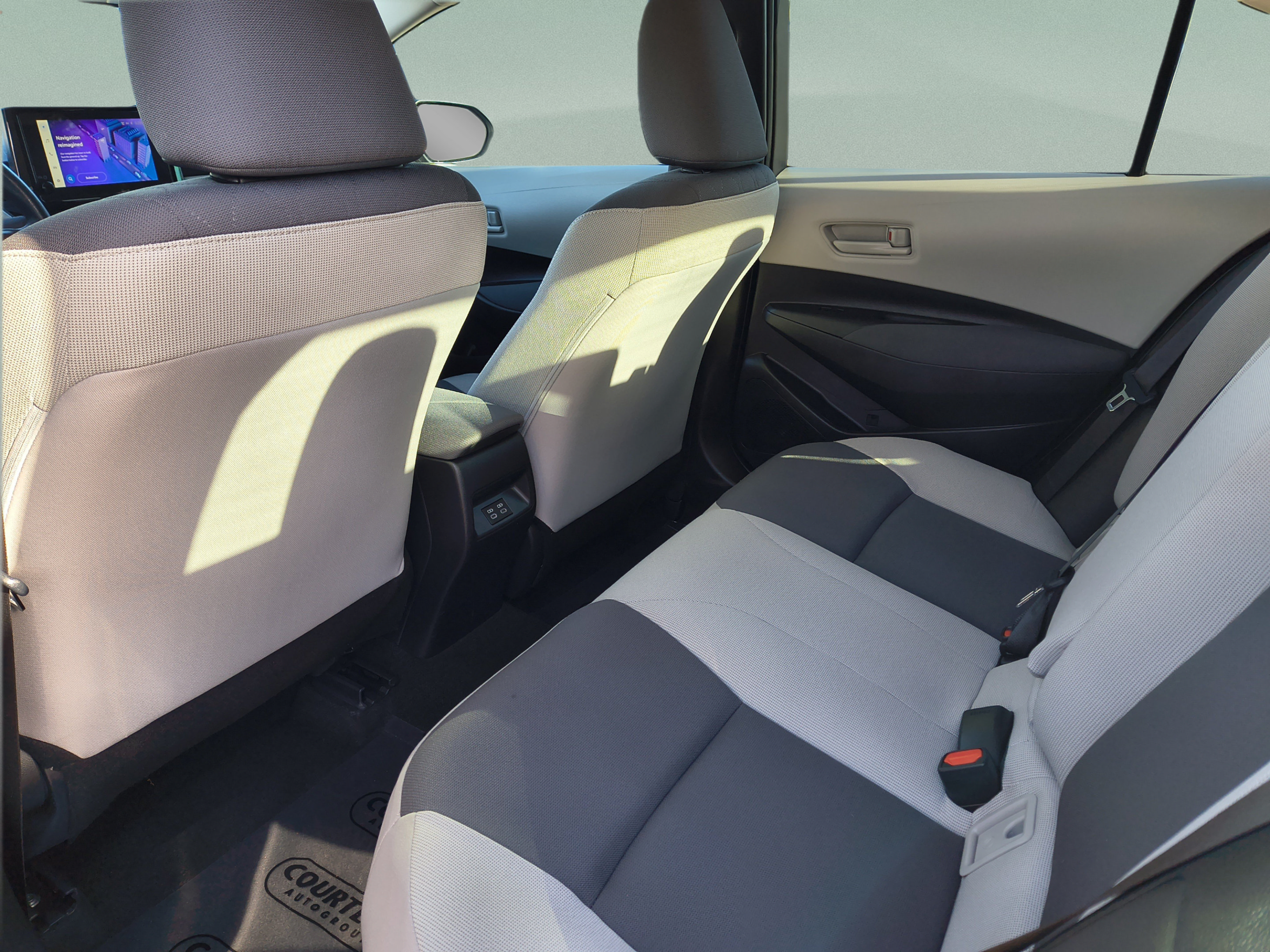 Used 2024 Toyota Corolla LE FWD image 15
