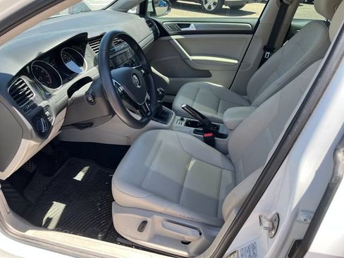 Used 2020 Volkswagen Golf 4-Door FWD image 2