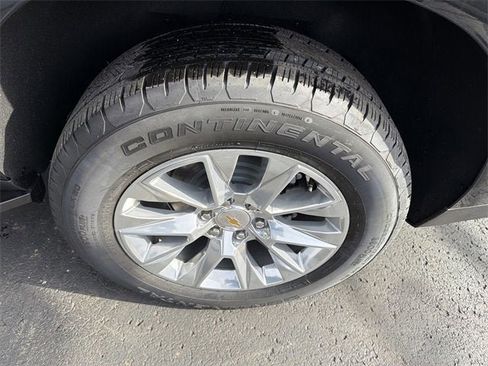 New 2026 Chevrolet Suburban Premier w/ Sun And Tow Package image 18