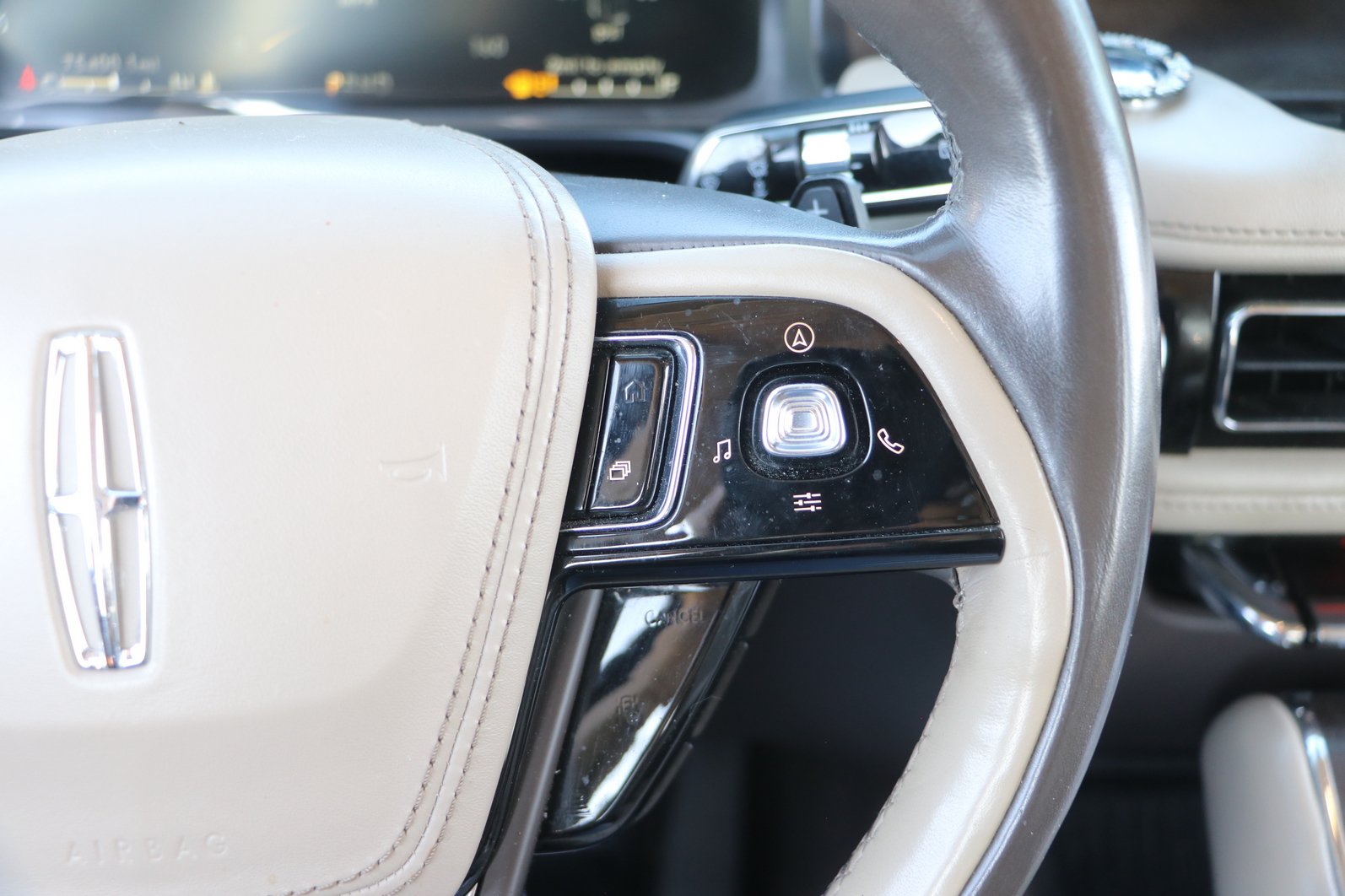 Used 2020 Lincoln Aviator Reserve w/ Equipment Group 202A AWD/4WD image 19