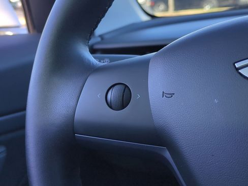 Used 2019 Tesla Model 3 Standard Range Plus image 19