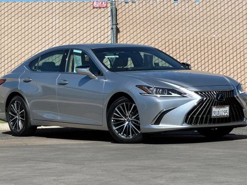 Used 2025 Lexus ES 350 w/ Premium Package FWD image 2