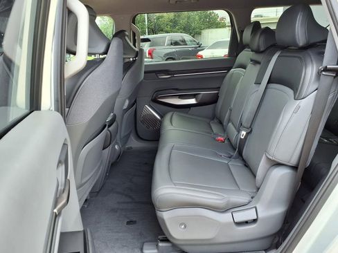 Used 2024 Kia EV9 Light RWD image 11