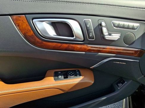 Used 2018 Mercedes-Benz SL 550 image 11