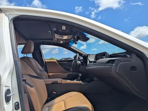 Used 2020 Lexus ES 350 w/ Premium Package image 16