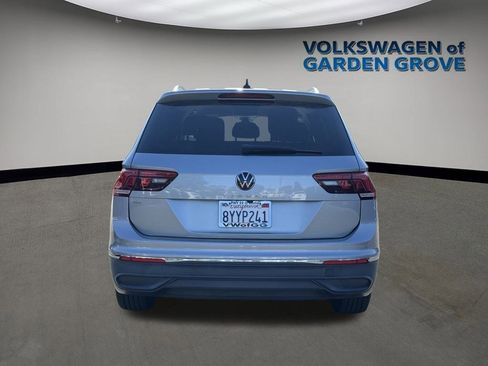 Used 2022 Volkswagen Tiguan SE image 6