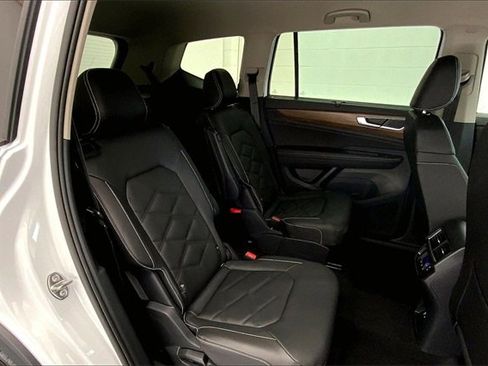 New 2026 Volkswagen Atlas SE image 10