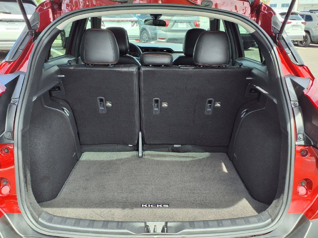 Used 2020 Nissan Kicks SR w/ SR Premium Package FWD image 20