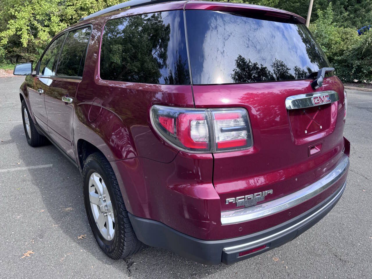 Used 2015 GMC Acadia SLE AWD/4WD image 5