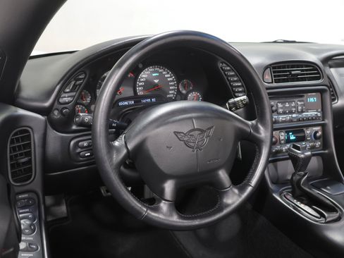Used 2004 Chevrolet Corvette Convertible w/ Preferred Equipment Group RWD image 72
