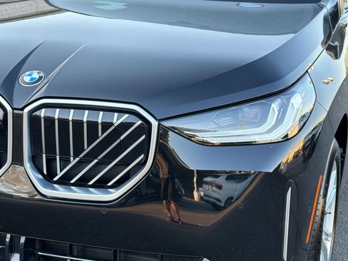 Used 2025 BMW X3 xDrive30i w/ Premium Package image 11