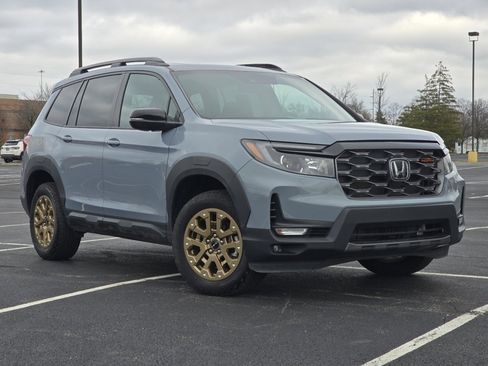 Certified 2022 Honda Passport TrailSport image 2