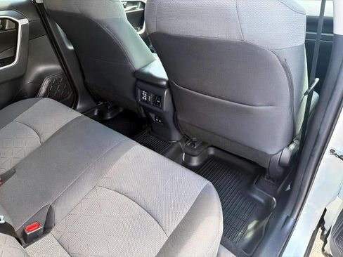 Used 2019 Toyota RAV4 XLE w/ Convenience Package AWD/4WD image 12