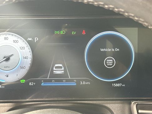 Used 2023 Hyundai Elantra Limited FWD image 12