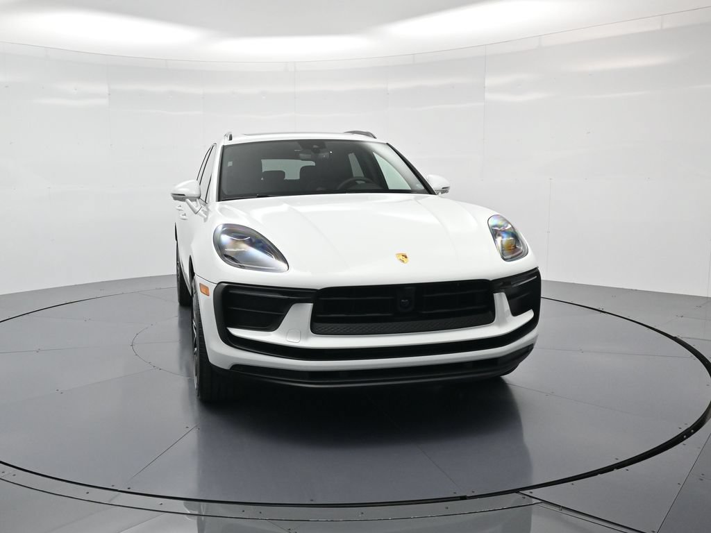 Certified 2026 Porsche Macan AWD/4WD image 33