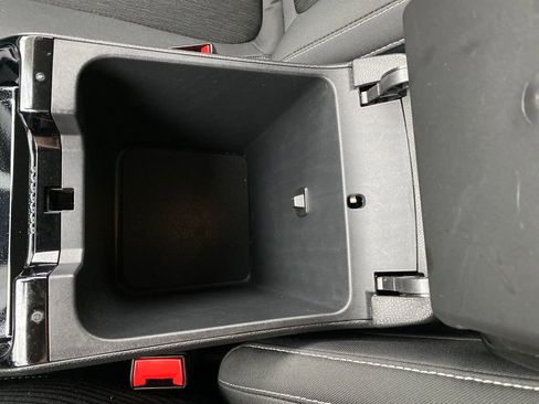 Used 2023 Jeep Grand Cherokee L Laredo image 13