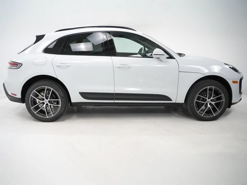 Certified 2026 Porsche Macan AWD/4WD image 9