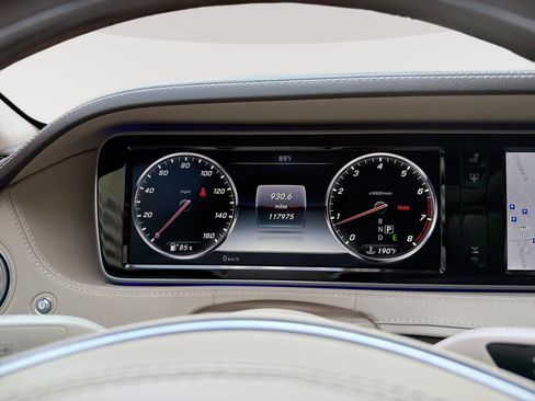 Used 2017 Mercedes-Benz S 550 4MATIC Sedan w/ Premium Package image 10