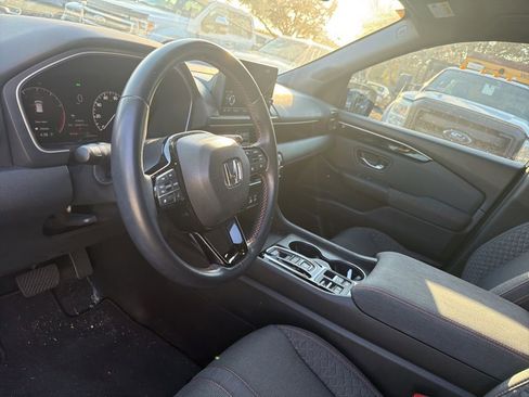 Used 2023 Honda Pilot Sport image 9