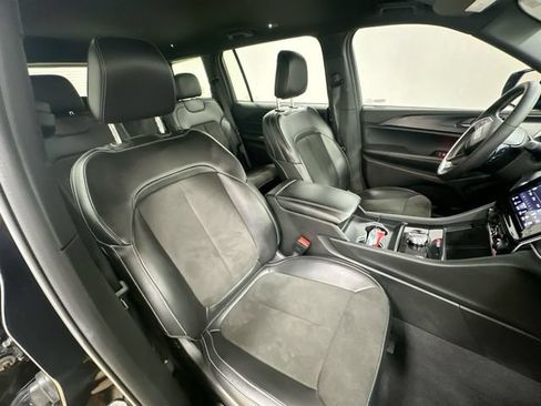Used 2023 Jeep Grand Cherokee L Laredo AWD/4WD image 26