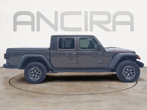Used 2024 Jeep Gladiator Rubicon w/ Convenience Group image 11
