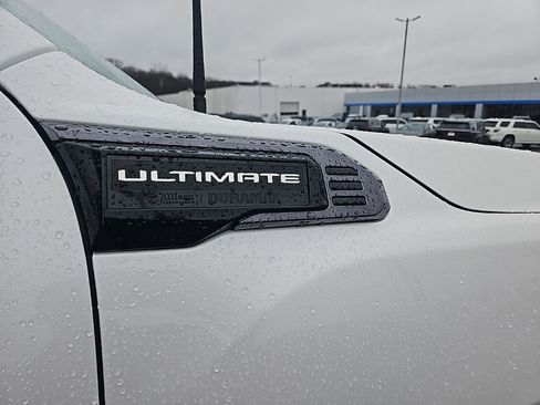 Used 2025 GMC Sierra 3500 Denali Ultimate image 8