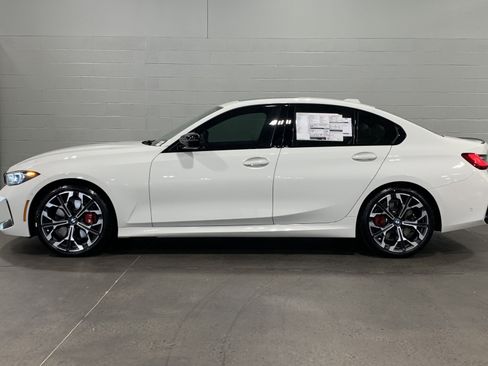 Used 2026 BMW 330i Sedan w/ M Sport Package RWD image 5