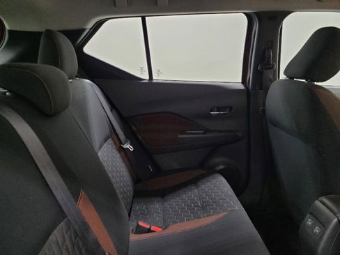 Used 2022 Nissan Kicks SR w/ Interior Electronics Package FWD image 19
