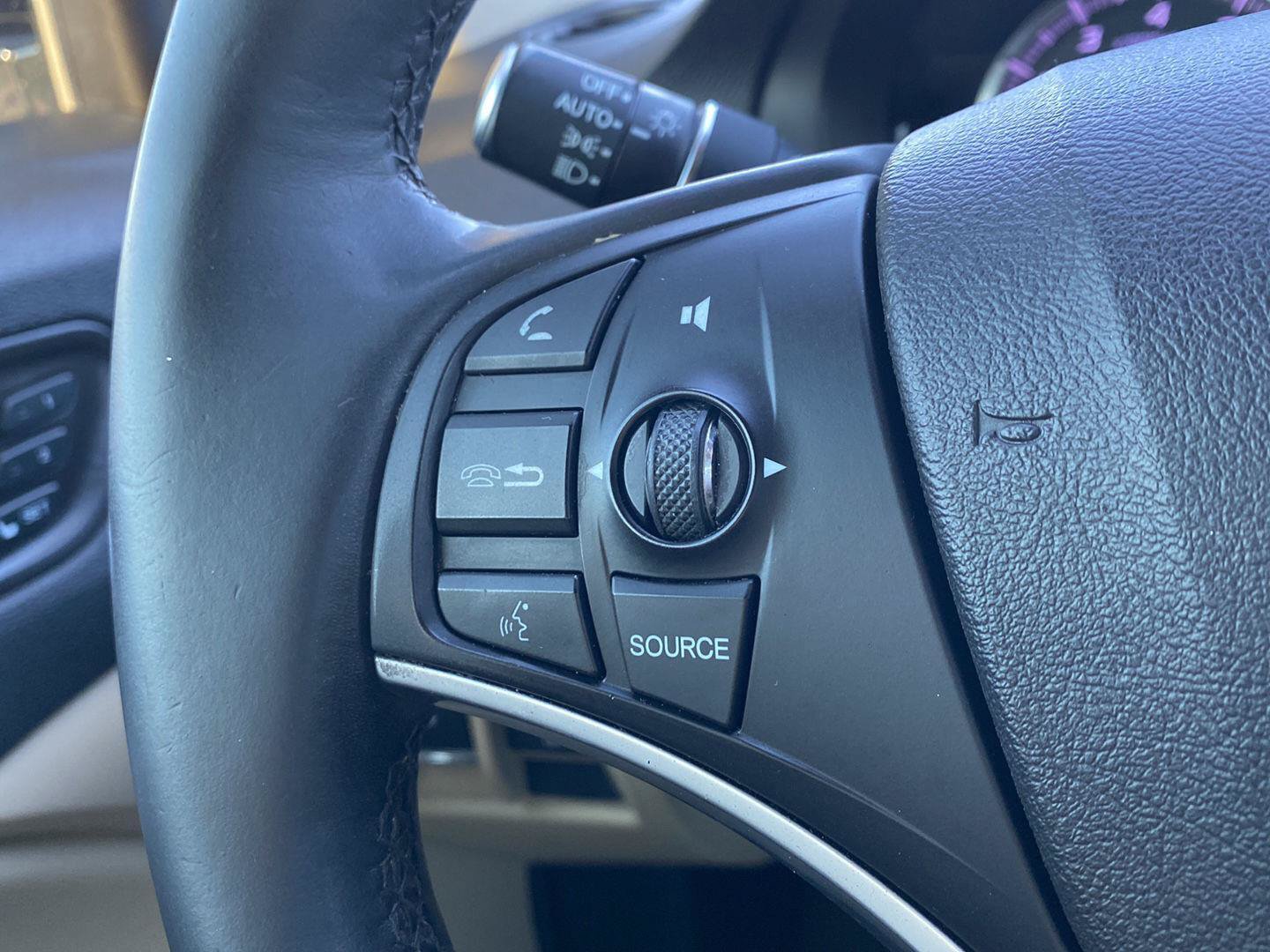Used 2018 Acura MDX FWD image 17