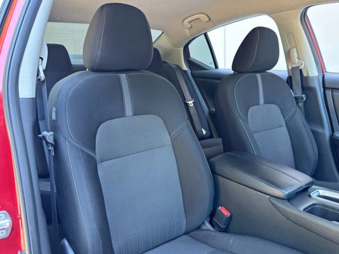 Used 2024 Nissan Sentra SV FWD image 30