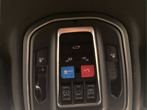Used 2026 Jeep Grand Cherokee Limited w/ Limited Altitude Package AWD/4WD image 14