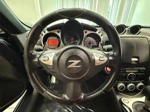 Used 2014 Nissan 370Z Touring image 21