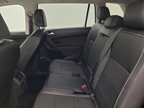 Used 2021 Volkswagen Tiguan SE w/ Panoramic Sunroof Package FWD image 18