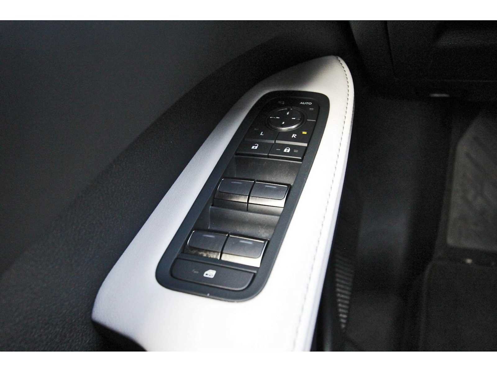 Used 2024 Lexus RX 350 Premium w/ Convenience Package FWD image 19