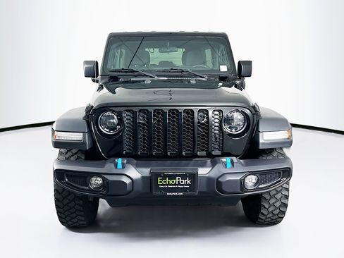 Used 2023 Jeep Wrangler Unlimited w/ Convenience Group AWD/4WD image 2