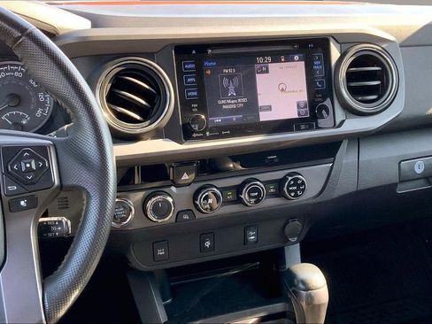 Used 2016 Toyota Tacoma TRD Off-Road w/ Towing Package AWD/4WD image 6