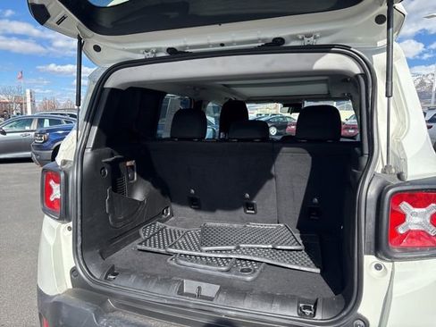 Used 2023 Jeep Renegade Latitude w/ Sun/Sound Group image 27