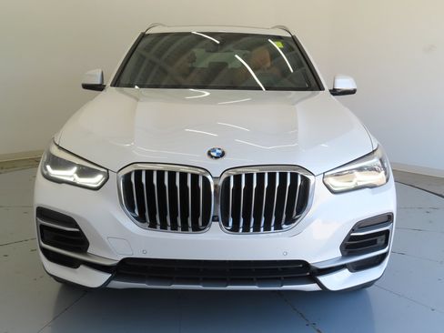 Used 2023 BMW X5 xDrive40i w/ Premium Package AWD/4WD image 9