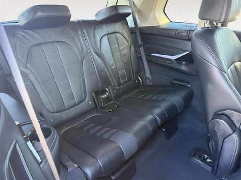 Used 2022 BMW X7 xDrive40i w/ Premium Package image 29