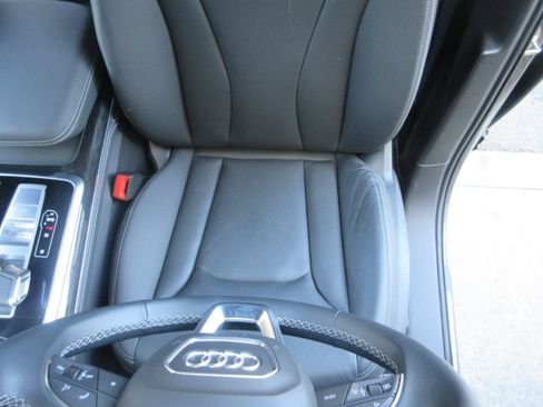 Used 2026 Audi Q7 3.0T Premium Plus w/ Premium Plus Package AWD/4WD image 9