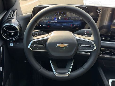 New 2026 Chevrolet Equinox LT w/ Convenience Package II FWD image 18