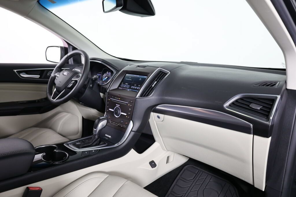 Used 2015 Ford Edge Titanium w/ Equipment Group 302A AWD/4WD image 24