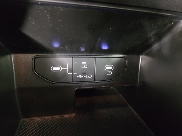 Certified 2025 Kia Sorento LX FWD image 25