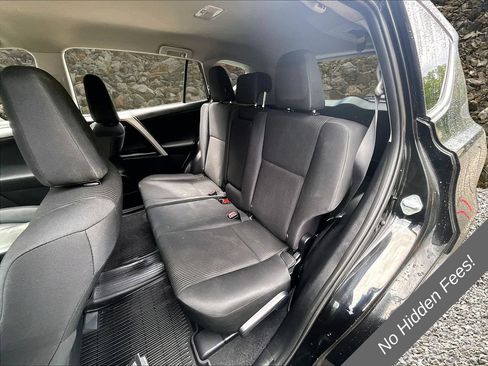 Used 2017 Toyota RAV4 LE w/ Carpet Mat Package AWD/4WD image 21