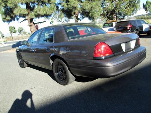 Used 2010 Ford Crown Victoria Police Interceptor image 4